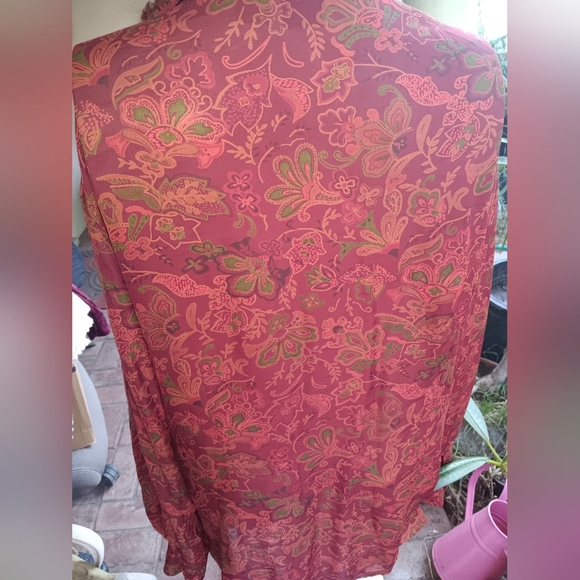 Floral Red and Green Button-Up Blouse - Picture 2 of 7